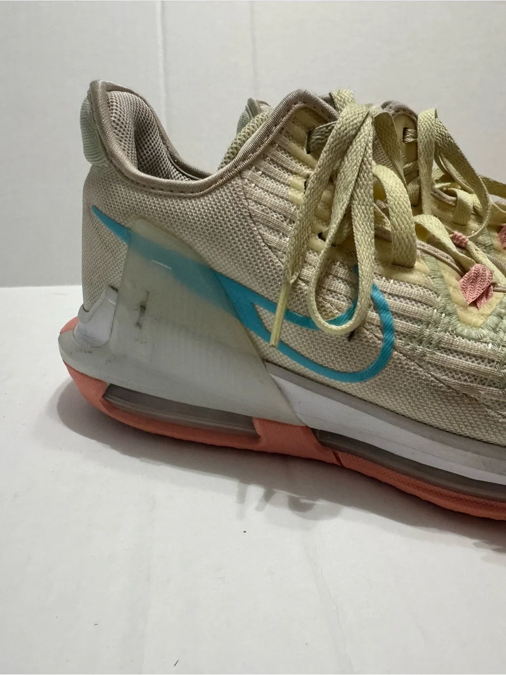 Nike LeBron Witness 6 Basketball Shoes Mens Size 7.5